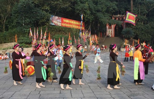 Spring festivals in northern Vietnam - ảnh 1